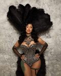 Cardi B onthult een tweede burleske look die haar feest niet heeft gehaald