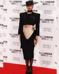 Taylor Russel in Schiaparelli, Lashana Lynch in Ashish, Jodie Turner-Smith in Chistopher Kane en meer!