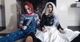 Kourtney Kardashian en Travis Barker doden het in koppelkostuum ‘Bride of Chucky’