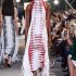 Hoogtepunten van Claire Sulmers op New York Fashion Week, waaronder Christian Siriano, Tommy Hilfiger, Tom Ford en meer!