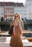 Neutrale gebreide kleding – Julia Berolzheimer